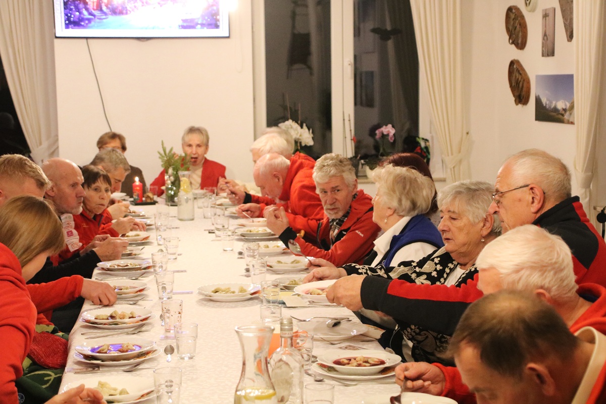 Na Wieczerzy Wigilijnej                                                 w Sanktuarium „Maria Śnieżna”