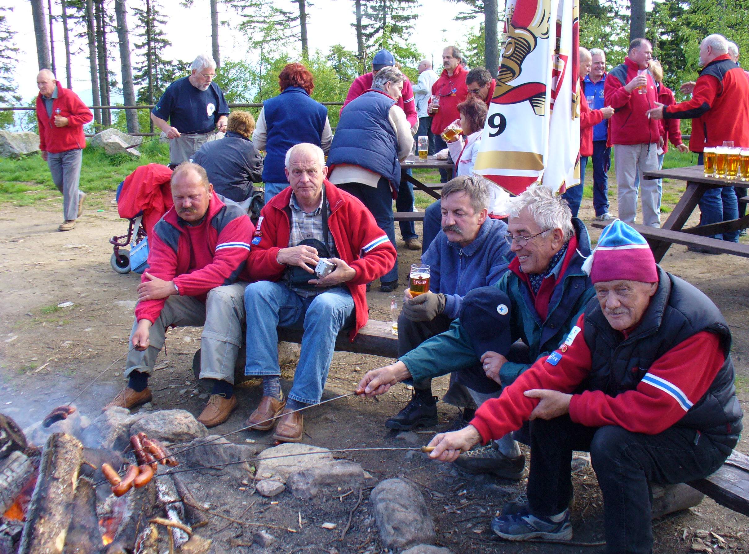 Spotkanie w Lądku Zdroju. Pokaz filmów górskich, zwiedzanie Jaskini Niedźwiedziej.